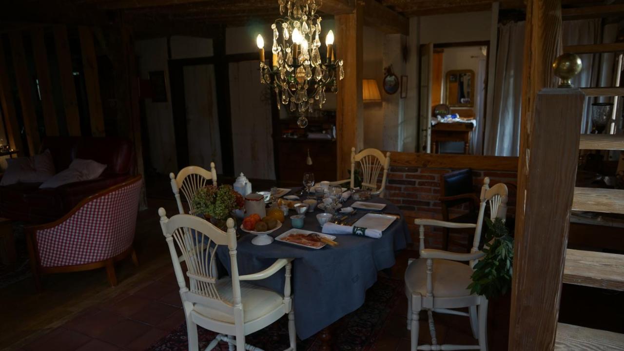 Les Hotes Des Guillemets Laglorieuse Buitenkant foto